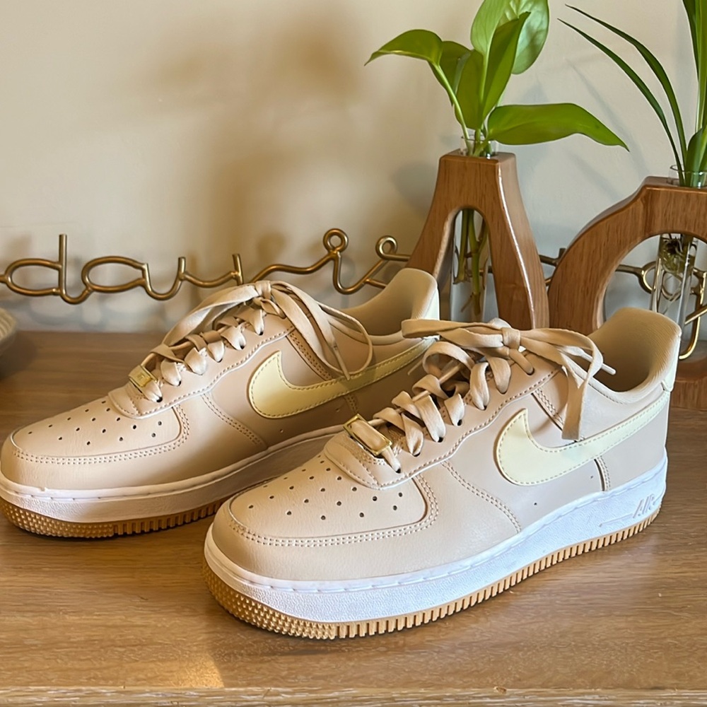 Womens Nike Air Force 1